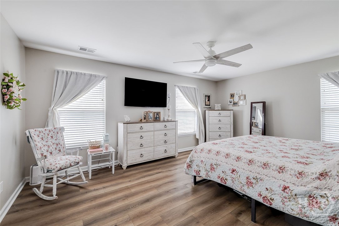 10 Central Park Way Property Photo 22