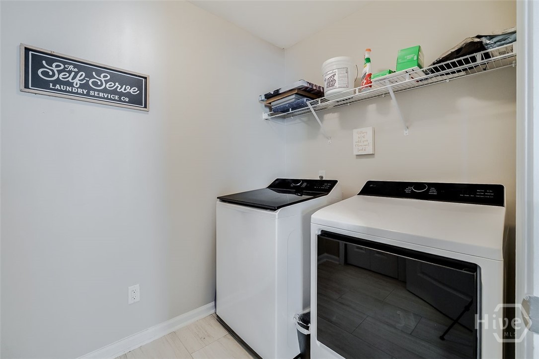 10 Central Park Way Property Photo 34