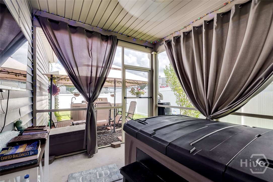 10 Central Park Way Property Photo 35
