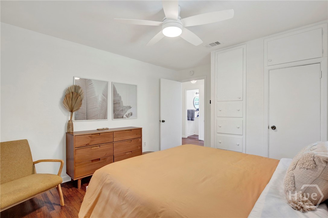 1223 & 1225 E 70th Street Property Photo 37