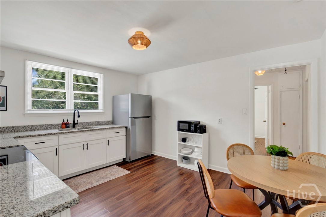 1223 & 1225 E 70th Street Property Photo 41