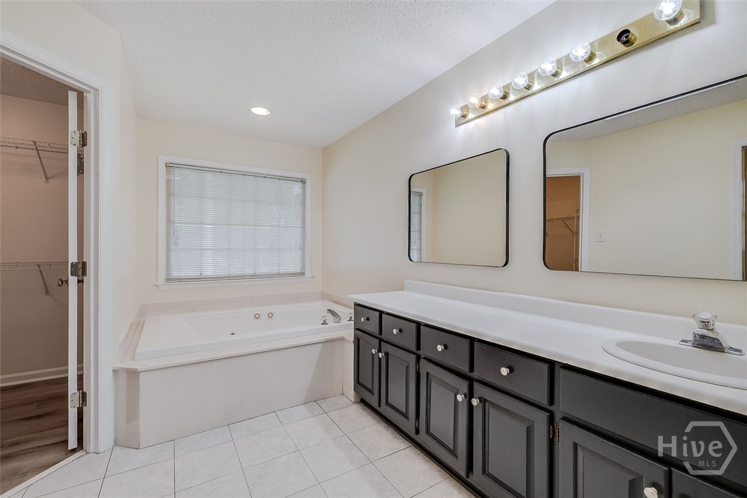 114 Red Bluff Circle Property Photo 18