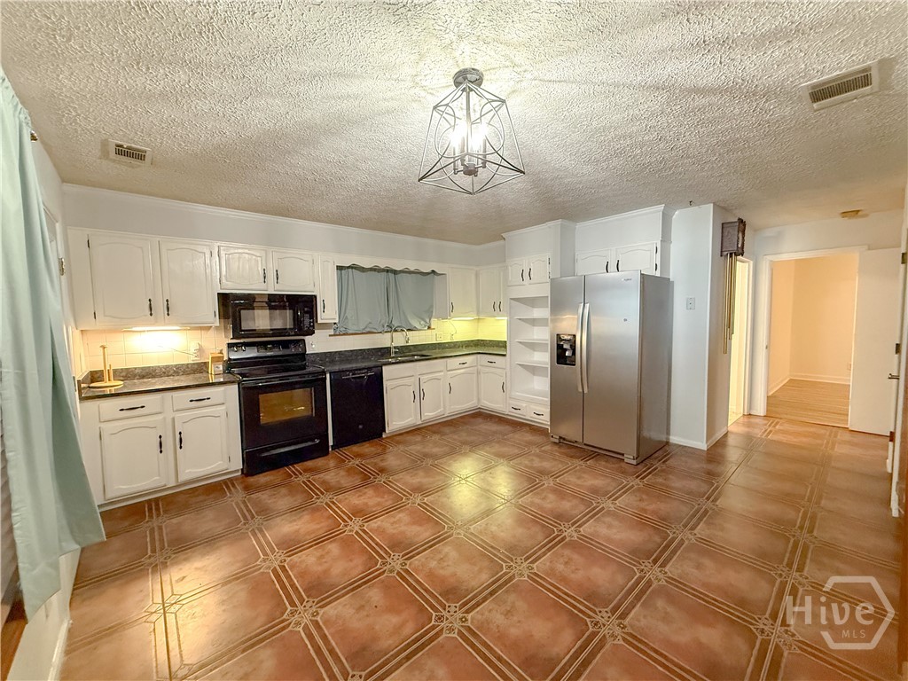 477 Lake Drive Property Photo 6