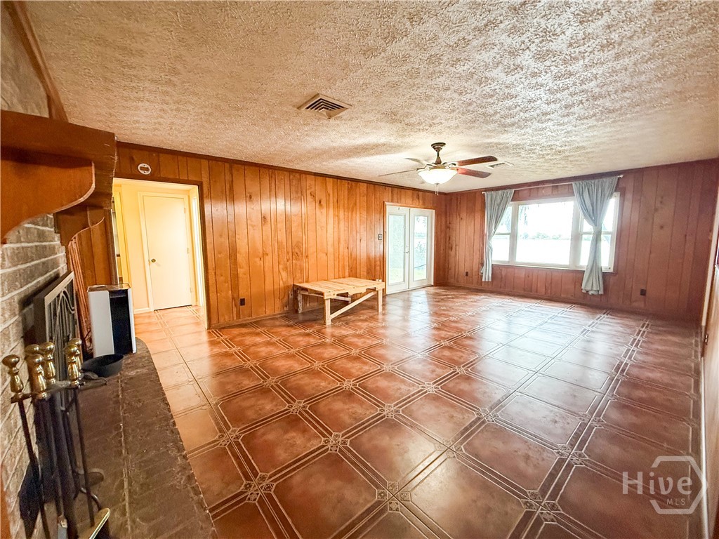 477 Lake Drive Property Photo 7
