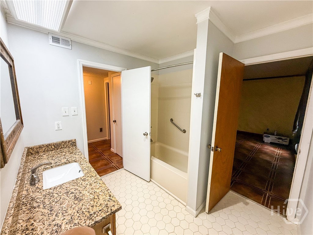 477 Lake Drive Property Photo 9