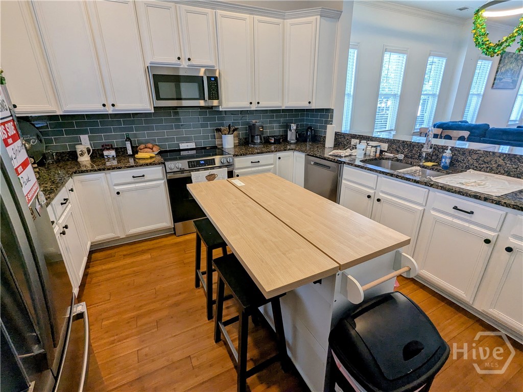 316 E 31st Street Property Photo 8