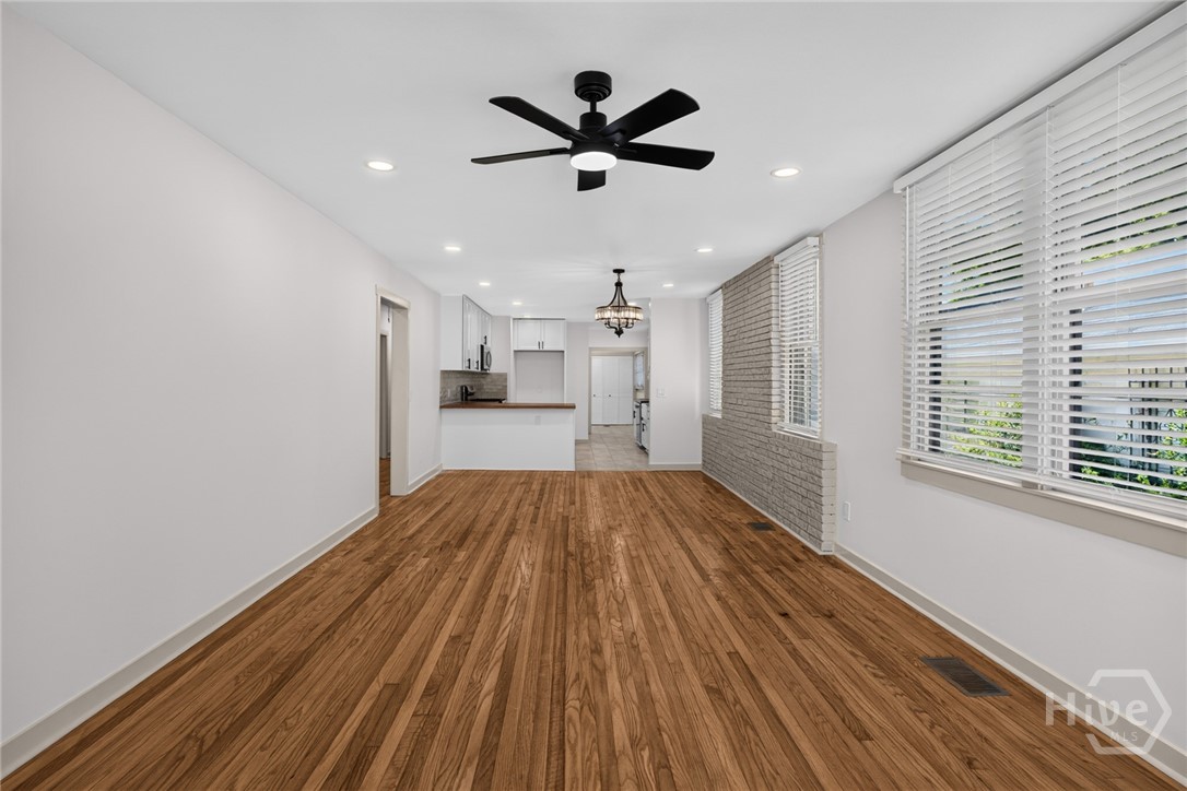 631 W 45th Street Property Photo 11