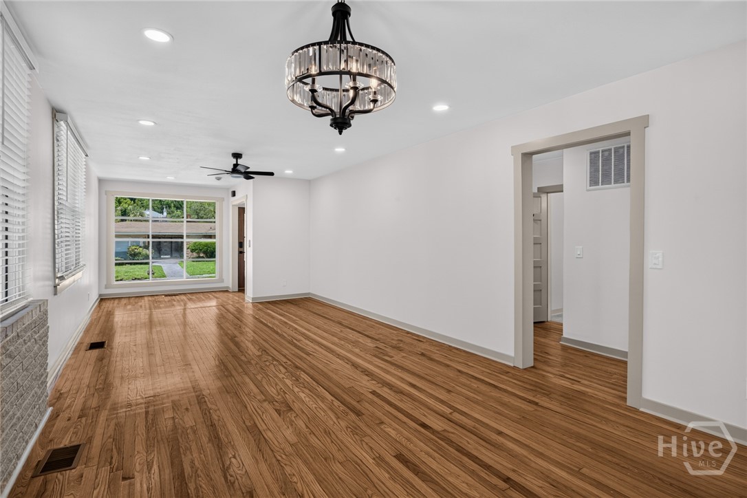 631 W 45th Street Property Photo 14