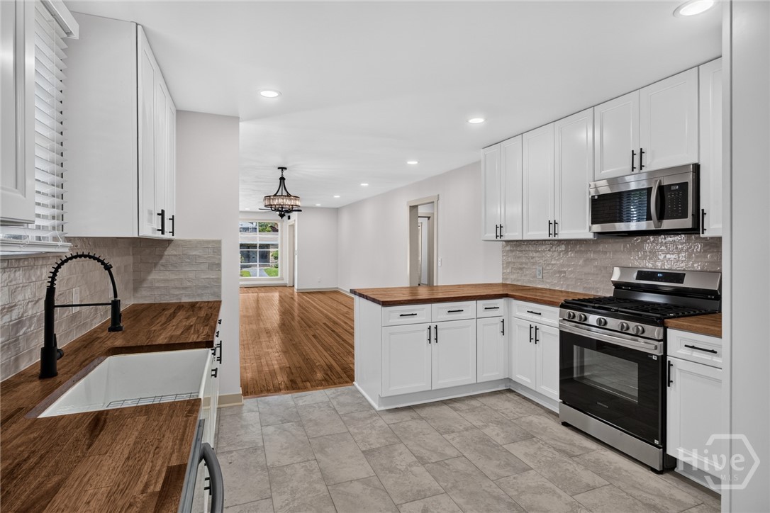 631 W 45th Street Property Photo 19