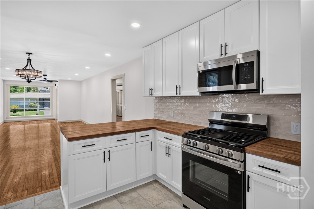 631 W 45th Street Property Photo 20