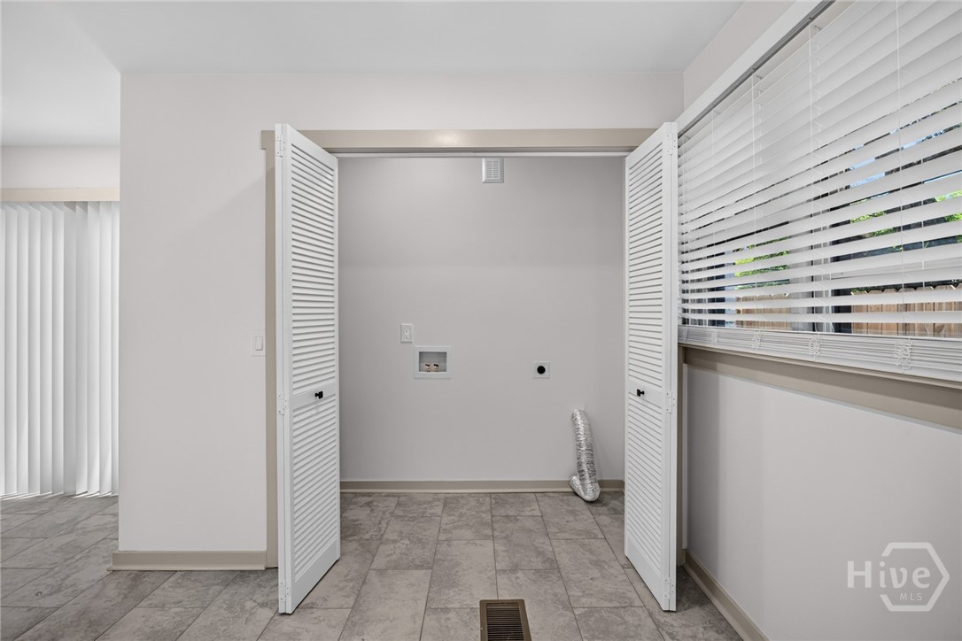 631 W 45th Street Property Photo 26