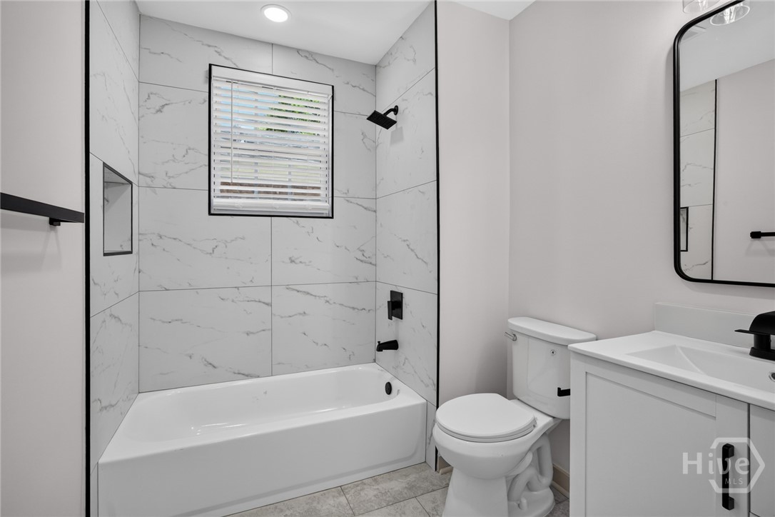 631 W 45th Street Property Photo 34