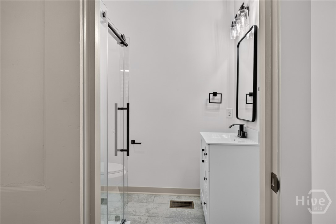 631 W 45th Street Property Photo 43