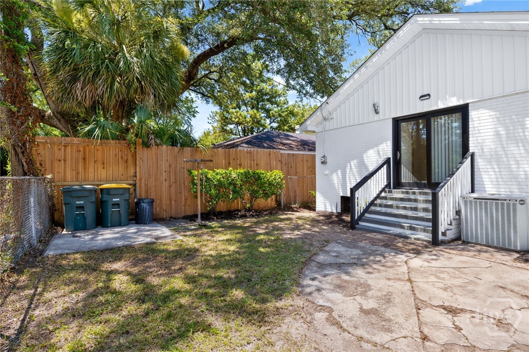 631 W 45th Street Property Photo 49