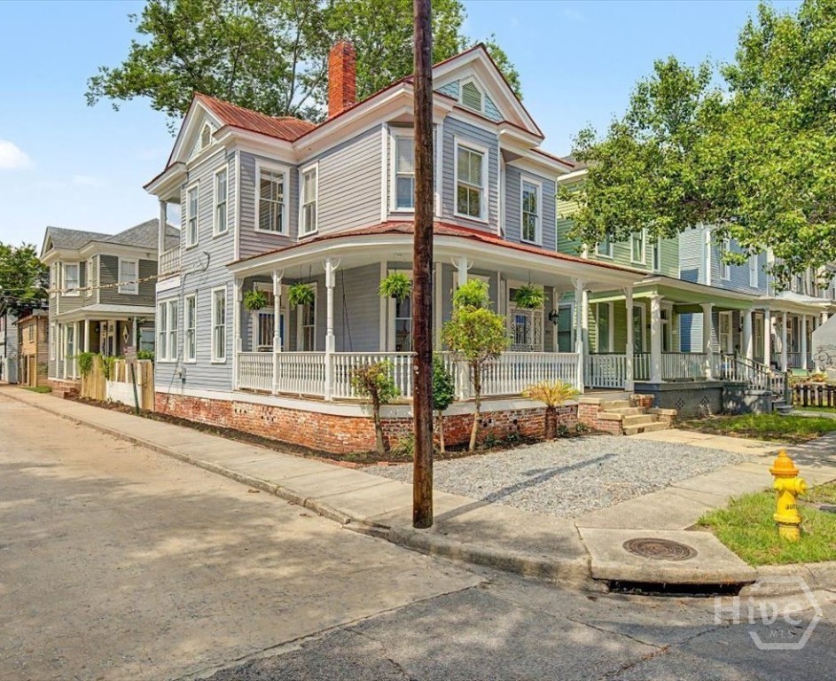 301 W 34th Street Property Photo 2