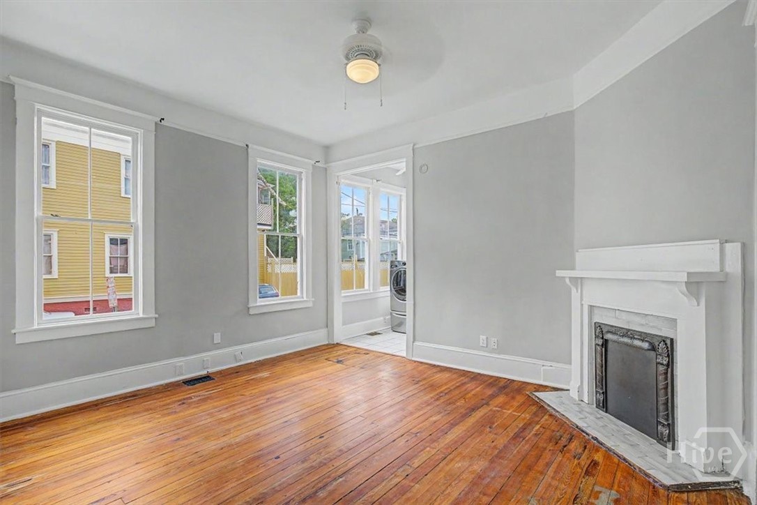 301 W 34th Street Property Photo 13