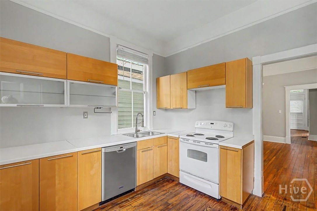301 W 34th Street Property Photo 22