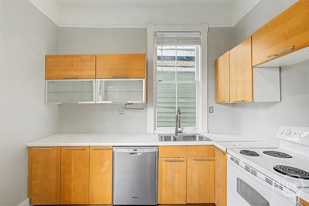 301 W 34th Street Property Photo 24