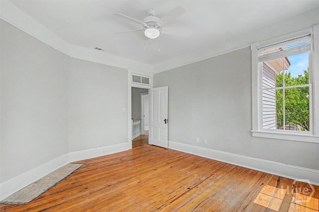 301 W 34th Street Property Photo 32