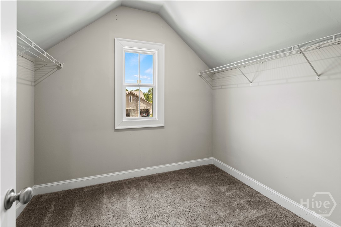 115 Oakcrest Drive W Property Photo 17