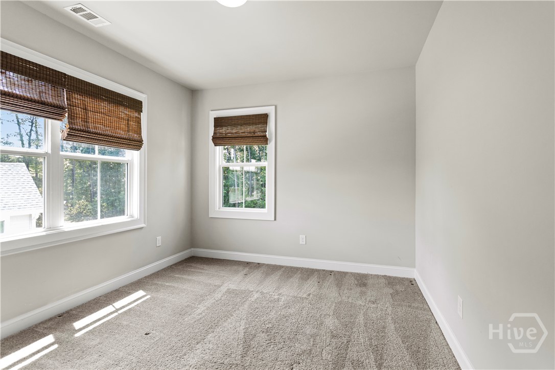 115 Oakcrest Drive W Property Photo 22