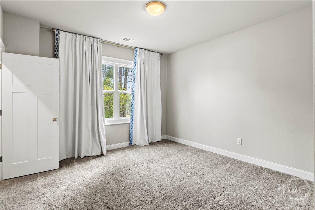 115 Oakcrest Drive W Property Photo 23