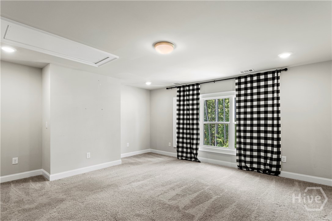 115 Oakcrest Drive W Property Photo 25