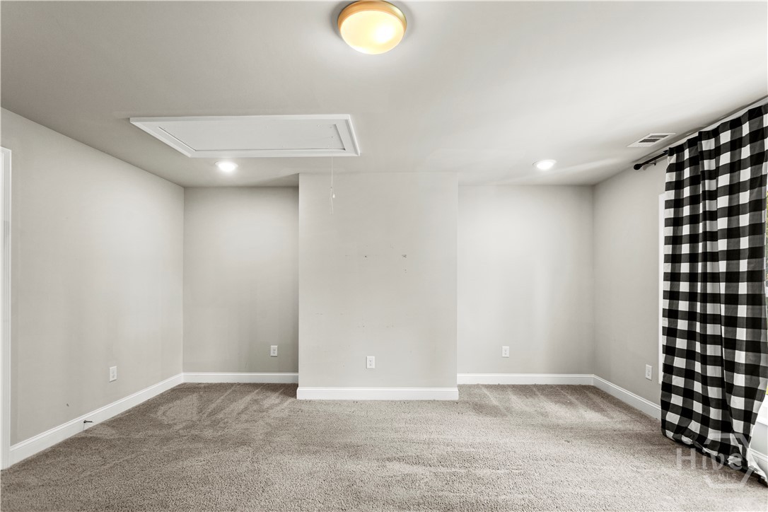 115 Oakcrest Drive W Property Photo 26