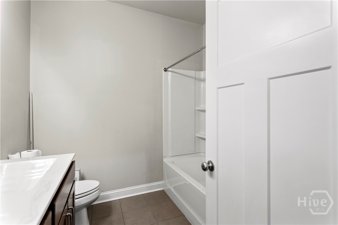 115 Oakcrest Drive W Property Photo 27