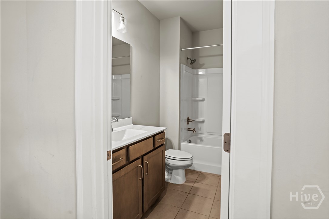 115 Oakcrest Drive W Property Photo 28