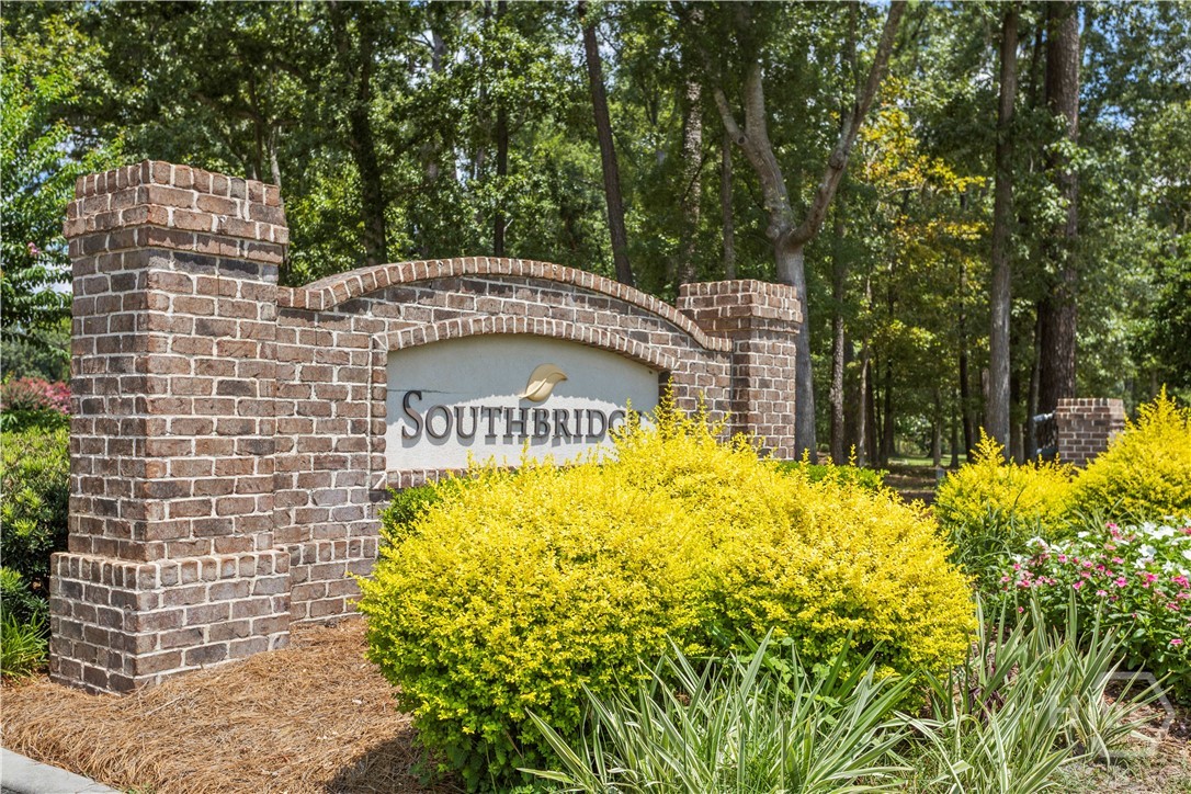 115 Oakcrest Drive W Property Photo 33