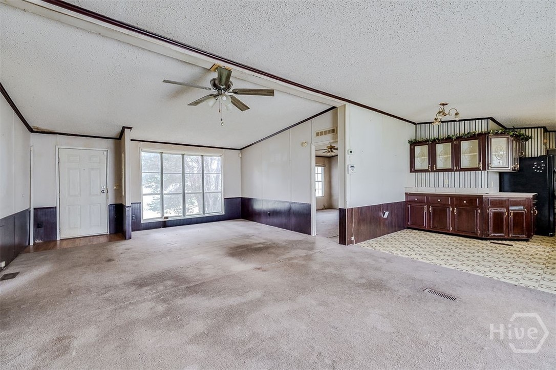 6477 Aruba Road Property Photo 6