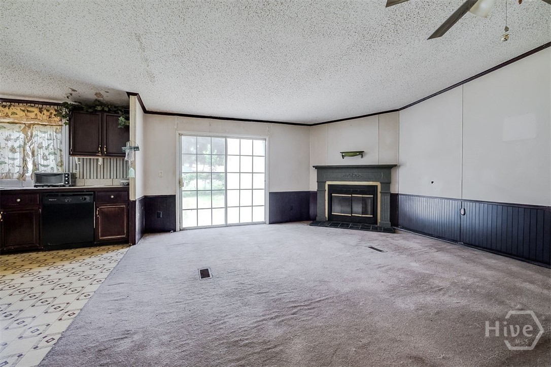 6477 Aruba Road Property Photo 9