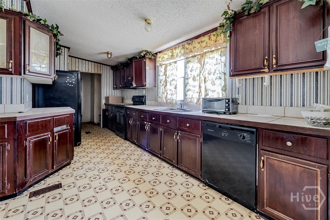 6477 Aruba Road Property Photo 11