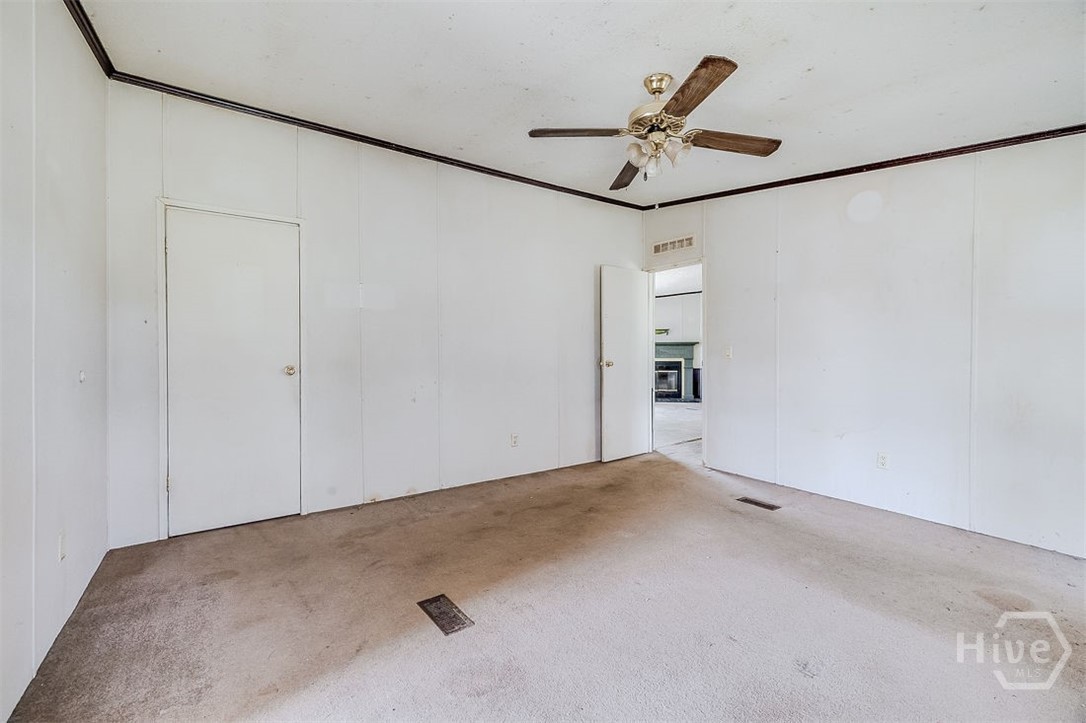 6477 Aruba Road Property Photo 15