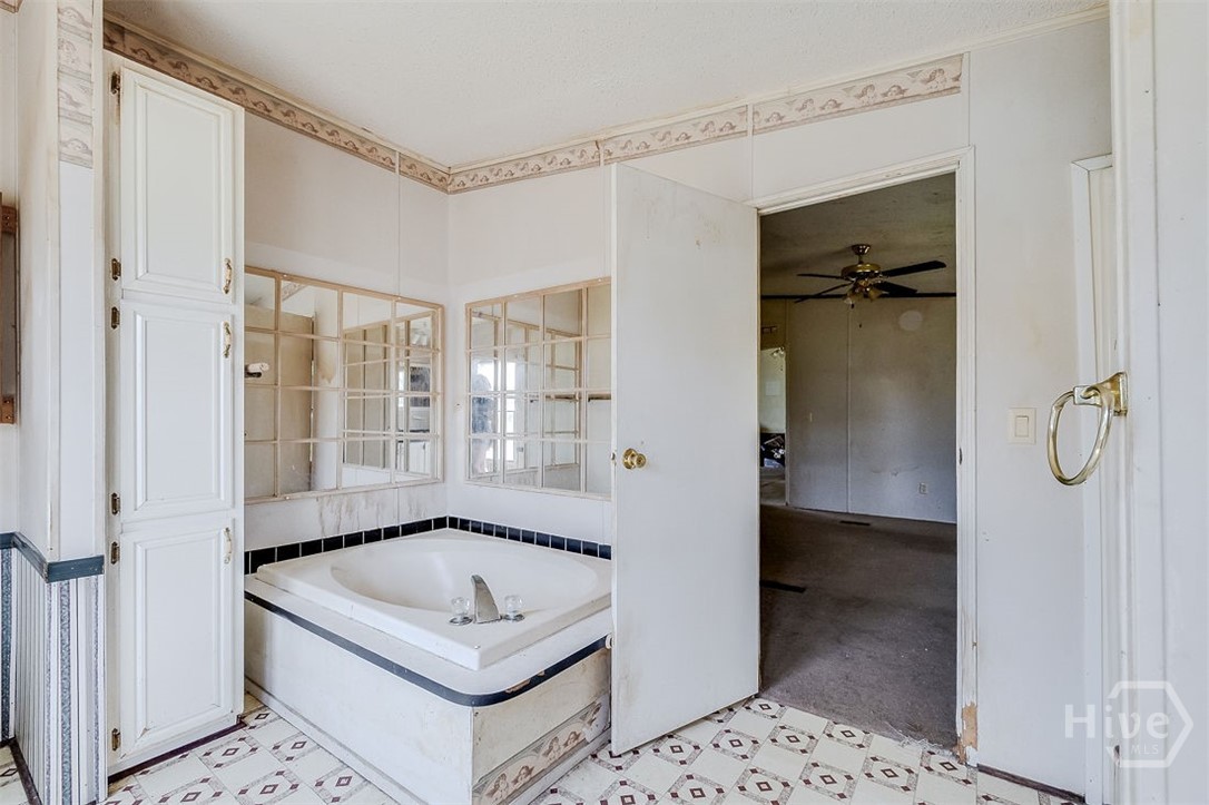6477 Aruba Road Property Photo 19