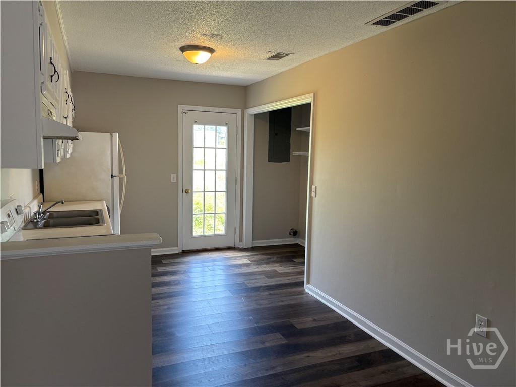 230 Lanier Drive 301 Property Photo 3