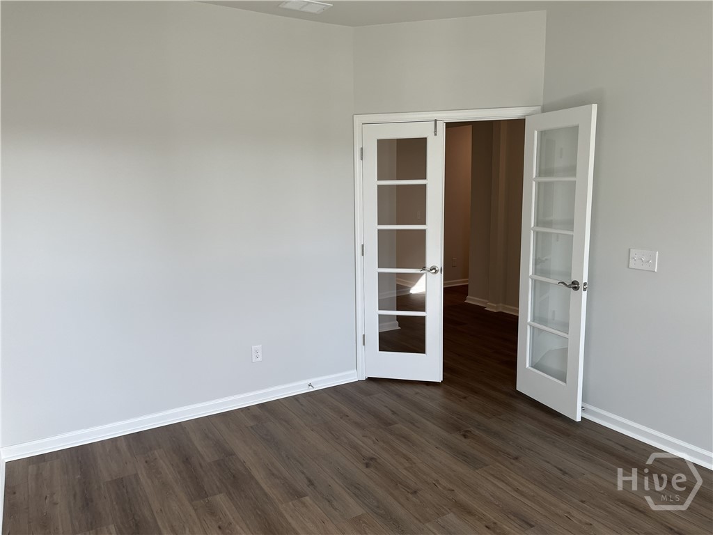 609 Longleaf Drive Property Photo 8