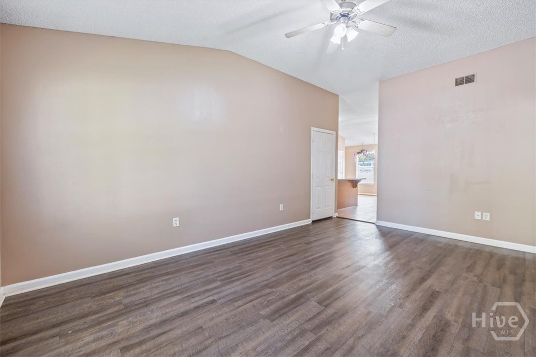 5018 Winfield Drive Property Photo 5