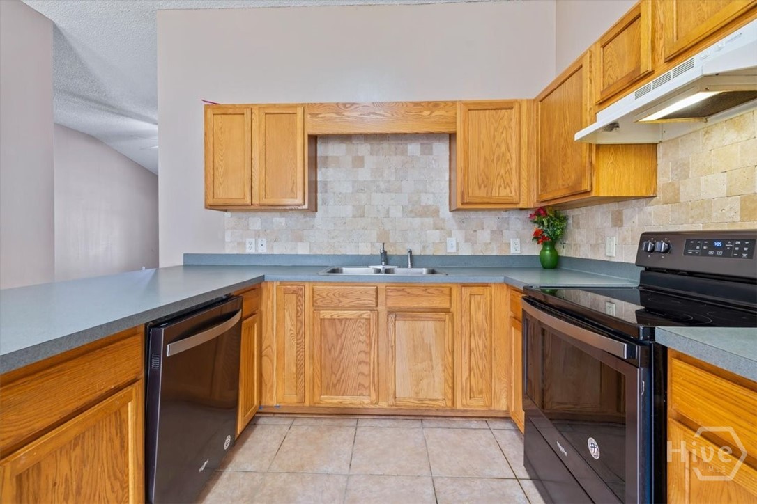 5018 Winfield Drive Property Photo 8