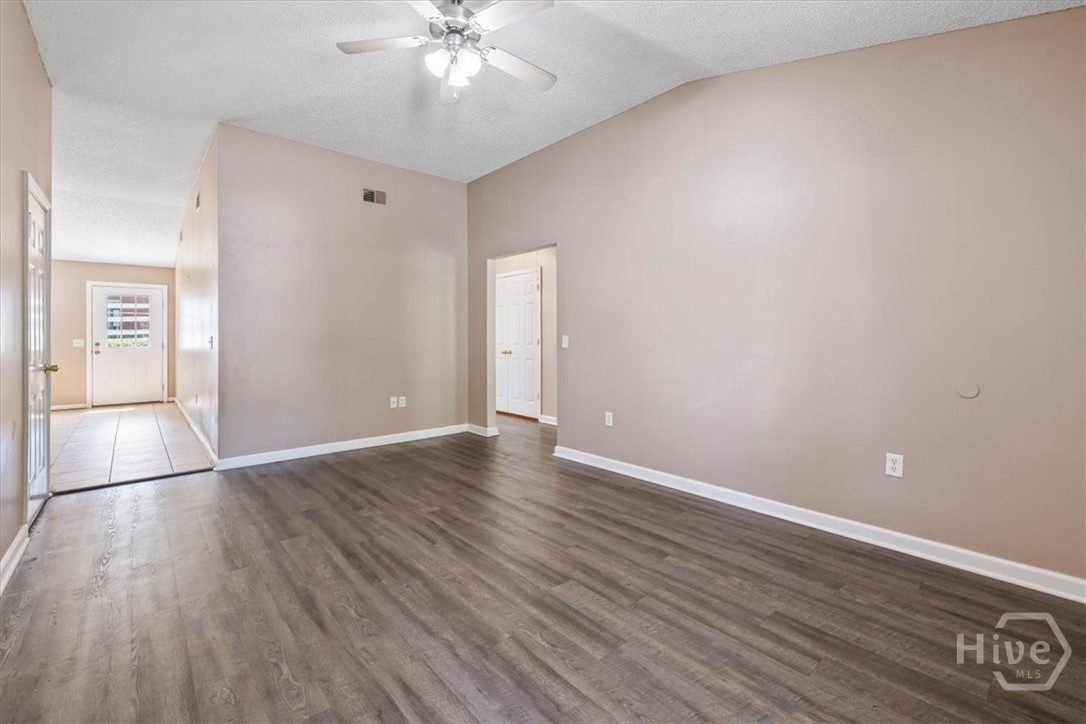 5018 Winfield Drive Property Photo 14