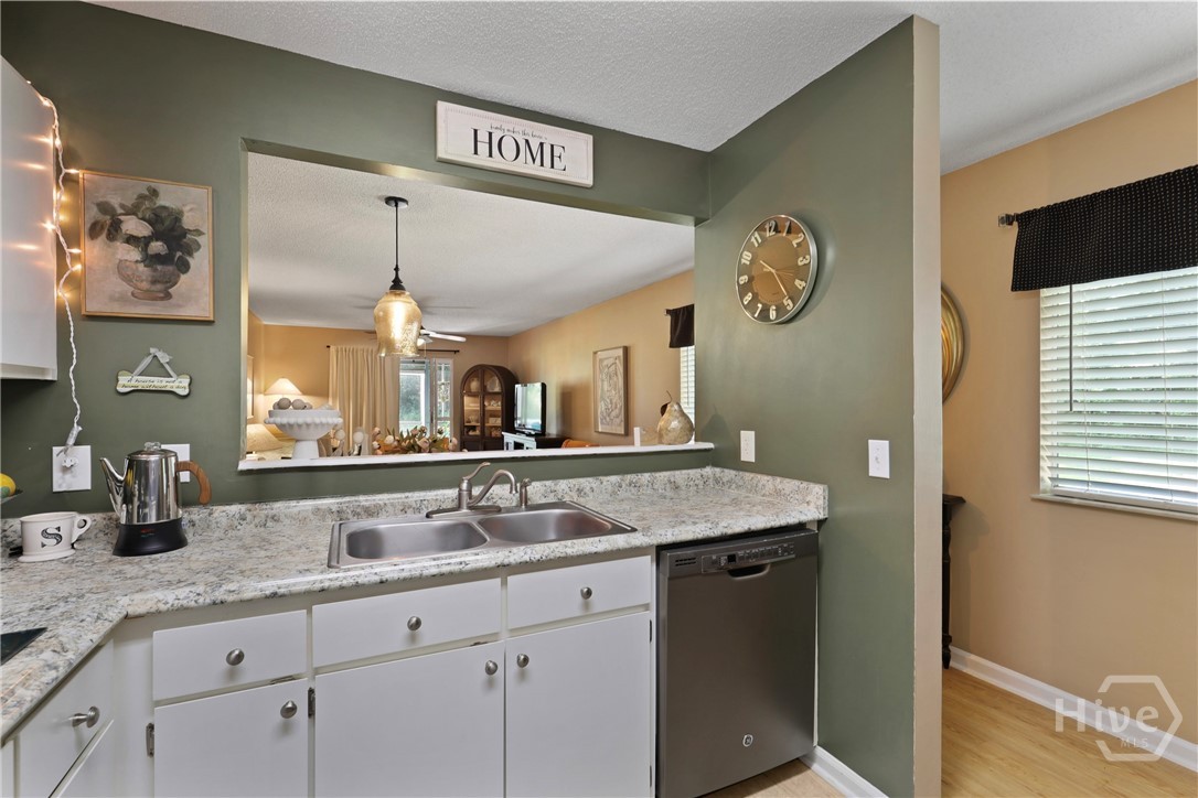 102 Shoals Drive I - 11 Property Photo 2