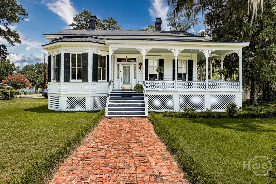 608 Pine Street Property Photo
