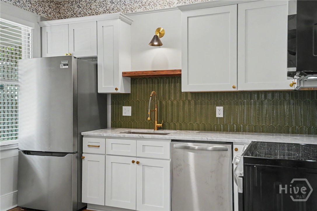 705 E 32nd Street 1 Property Photo 11