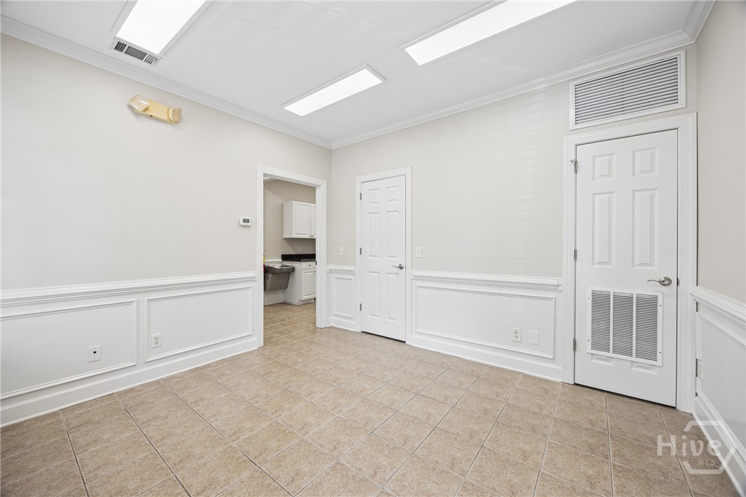 9100 White Bluff Road 303 Property Photo 5