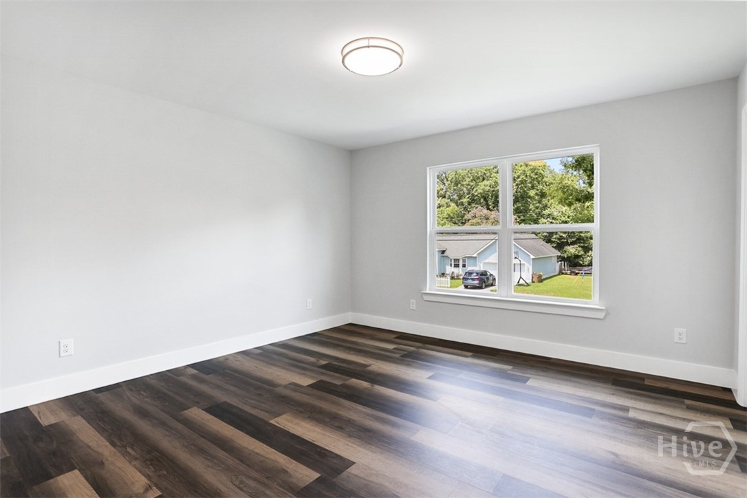 222 Skinner Avenue N Property Photo 28