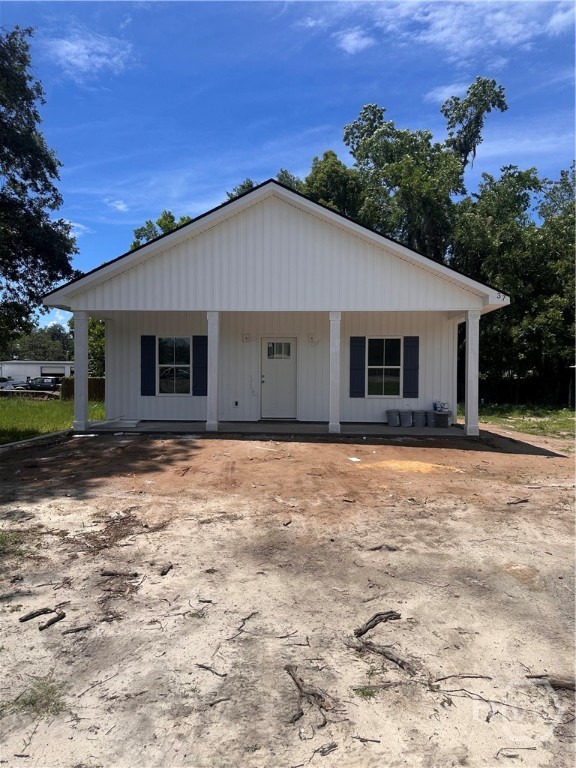 37 NE Railroad Street Property Photo 1