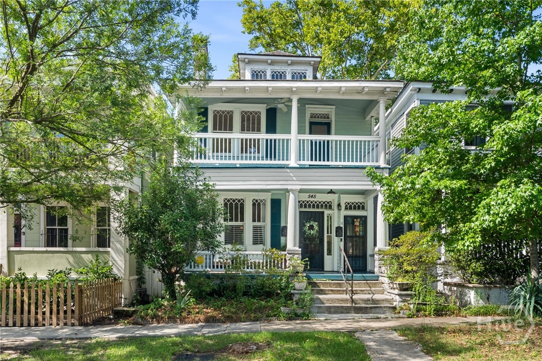 545 E Park Avenue Property Photo 1