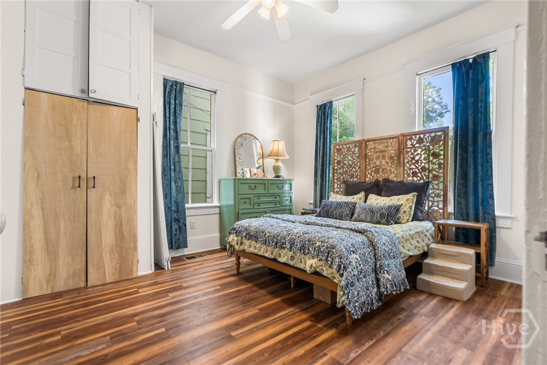 545 E Park Avenue Property Photo 11
