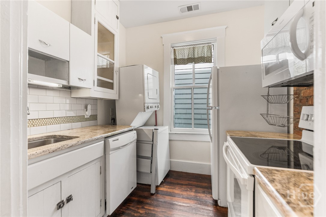 545 E Park Avenue Property Photo 21